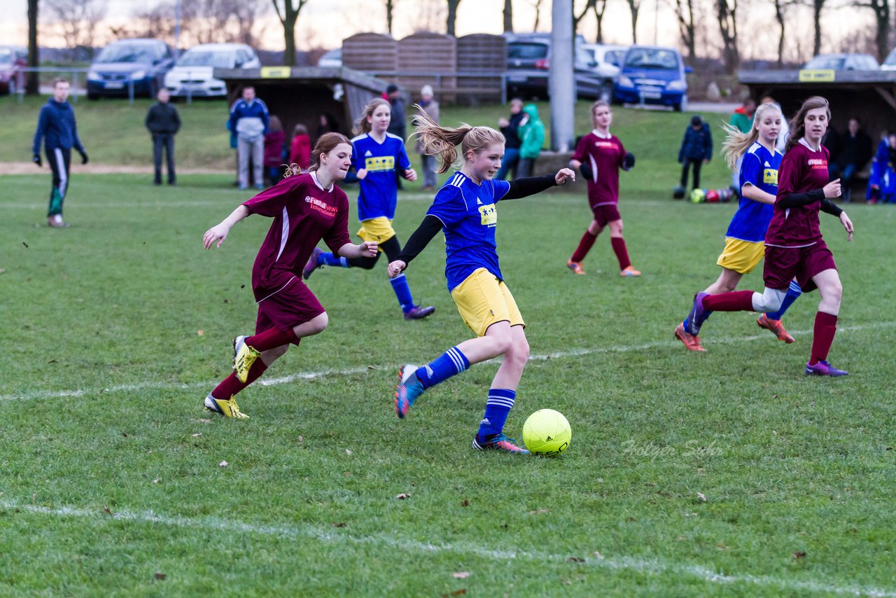 Bild 220 - B-Juniorinnen TSV Gnutz o.W. - SV Henstedt Ulzburg II : Ergebnis: ca. 5:0